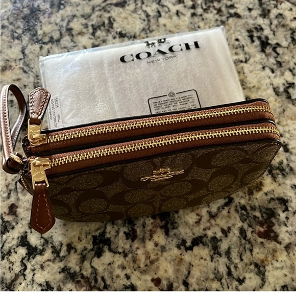 COACH🐝🐝DOUBLE ZIP WALLET/WRISTLET - Picture 3 of 11
